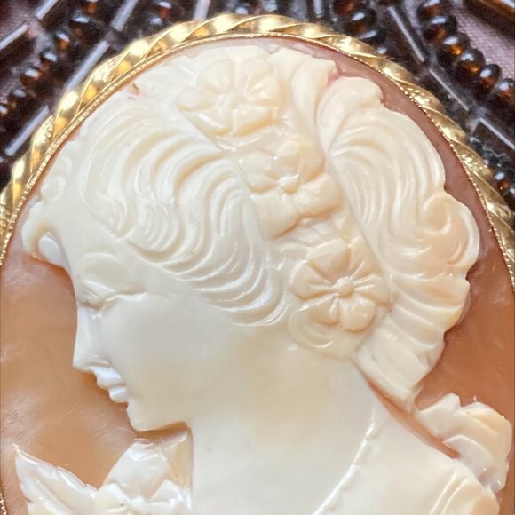 Magnificent left-facing gold-filled shell cameo brooch/pendant - Picture 3 of 8